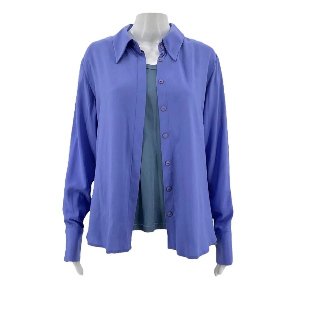 THE HANDMAIDS TALE ELISABETH MOSS SCREEN WORN OUTFIT BLUE BUTTON UP AND T SHIRT